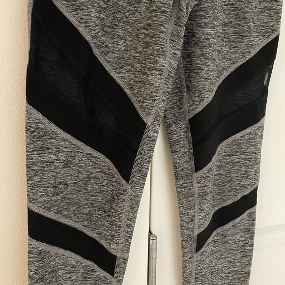 Beyond Yoga Slant Get Enough High Waisted Legging Heather Gray with Tote Bag - Picture 5 of 11